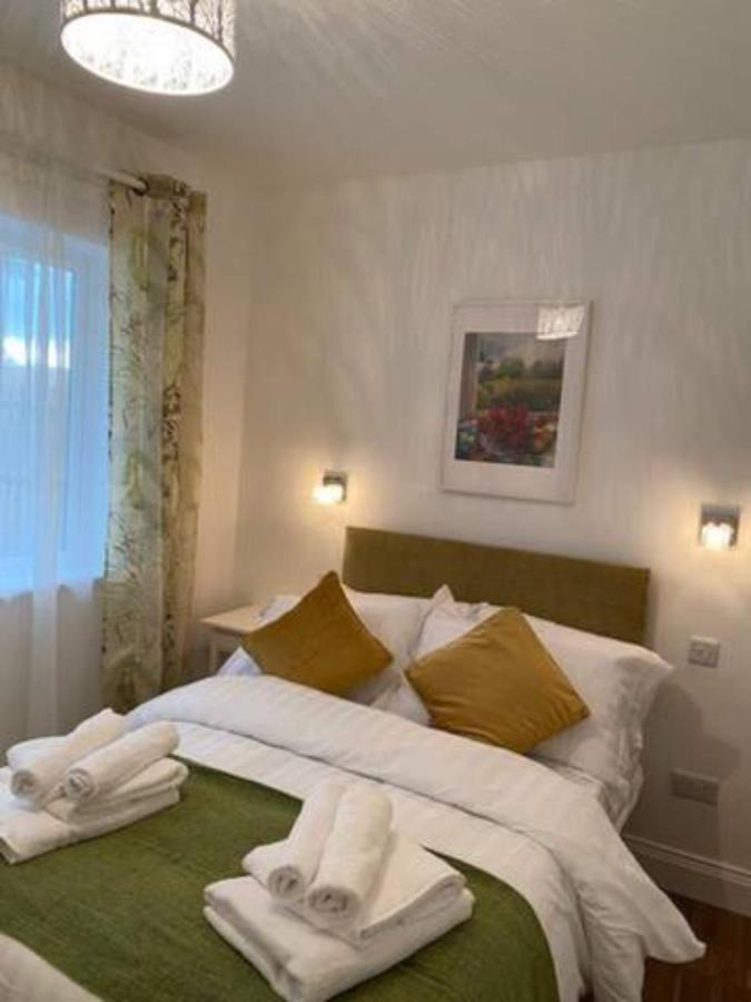 Location, Location! Gorgeous 1 Bed Apt- 킬라니 외부 사진